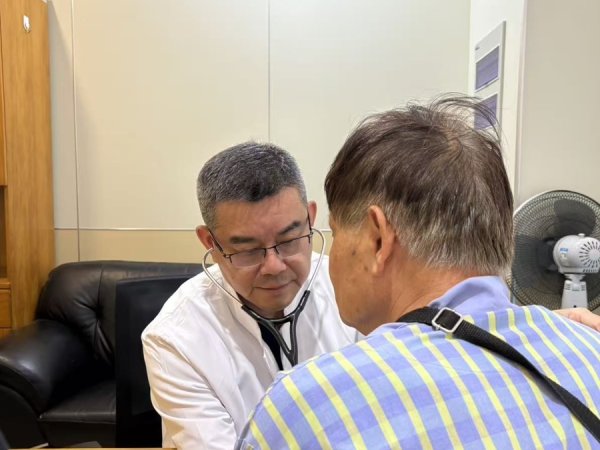 盈富忧配 父亲节关注：老了？病了？读懂身体信号，别让父亲硬扛｜新民·健康新知